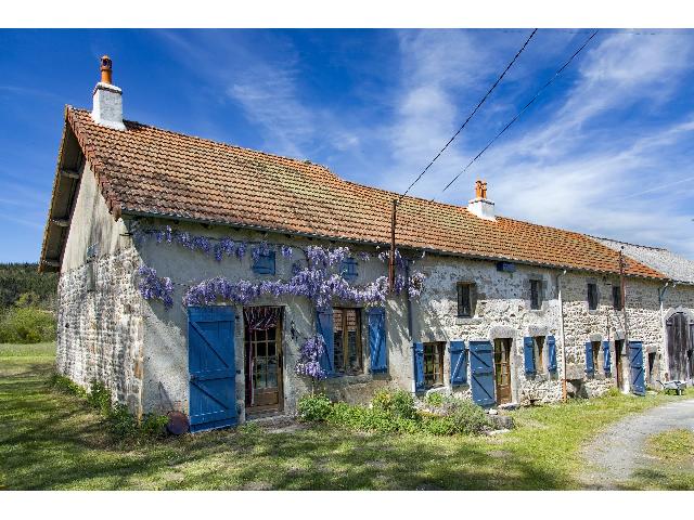Huis te koop in&nbsp;LE QUARTIER 63330 Puy-de-Dôme Auvergne France: Rustzoekers opgelet! Prachtig authentiek, woonhuis nabij het dorp Le Quartier in Auvergne (63; Puy-de-Dôme). Landelijk wonen met ruimte en potentie op steenworp afstand van alle benodigde voorziening...