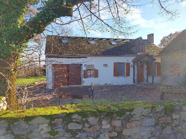 Huis te koop in&nbsp;PARNAC 36170 Indre Centre France: Dit volledig gerestaureerde huis is in het zuiden van de Brenne, vlakbij St. Benoit du Sault, Indre 36. Het heeft een garage en een mooie tuin op het zuiden. Drie grote slaapkamers, waarvan één op d...