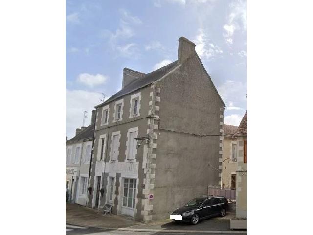 Maison &agrave; vendre &agrave;&nbsp;LA TRIMOUILLE 86290 Vienne Poitou-Charentes France: Maison de 3/4 chambres avec cour attenante et hangar à La Trimouille, dans le département de la Vienne (86).<br />
La Trimouille est un charmant village situé sur les rives de la Benaize, doté de tous ...