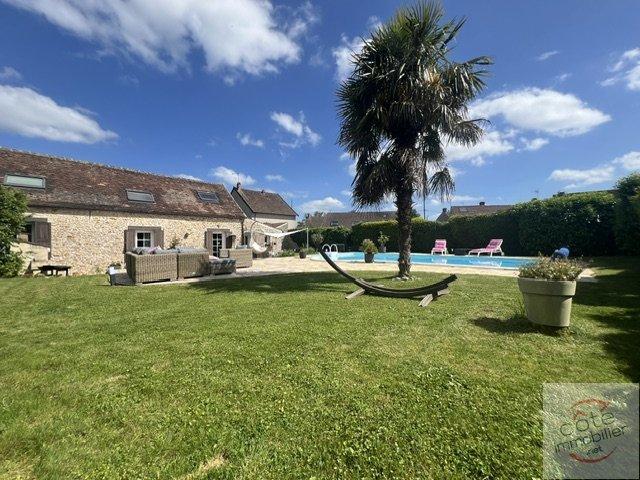 Huis te koop in&nbsp;SAINT MARTIN DE BRETHENCOURT 78660 Yvelines Ile de France France: Woonhuis op een terrein van 1443 m2 met een woonoppervlakte van 140 m2. Indeling: 6 vertrekken, 3 slaapkamers, badkamer, badkamer met douche. Verwarming op gas. Garages: 1. Interne parkeerplaatsen: 1....